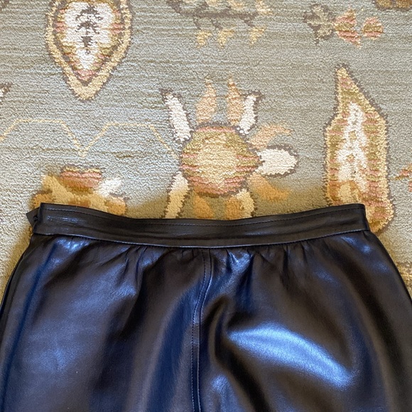 Saint Laurent genuine black leather mid length skirt. Vintage - Picture 10 of 11